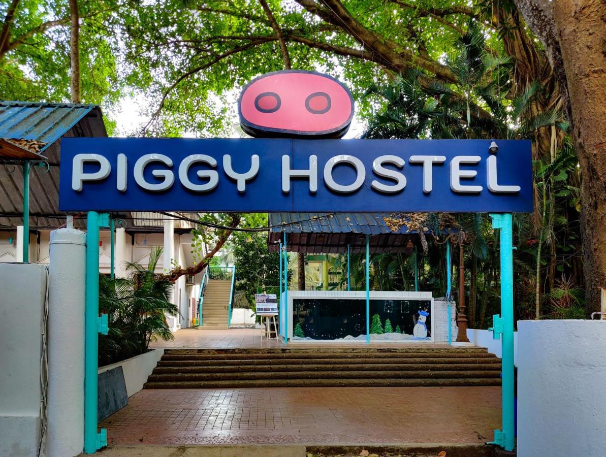 Piggy Calangute By Urban Nomads - Dorms & Pvt Rooms Exterior foto