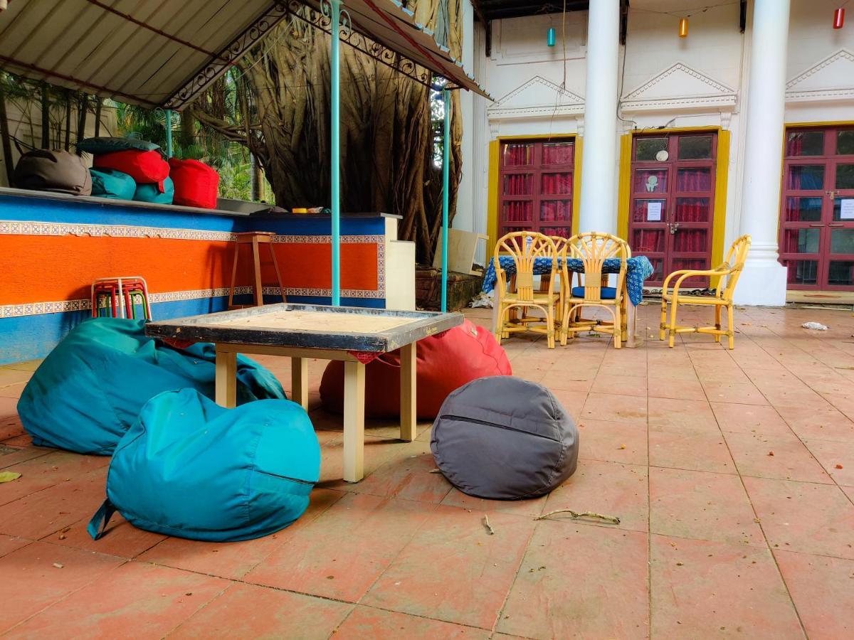 Piggy Calangute By Urban Nomads - Dorms & Pvt Rooms Exterior foto