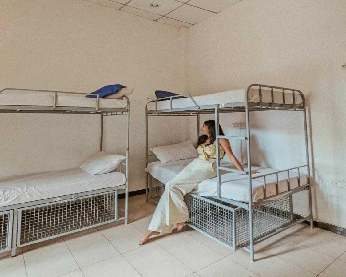 Piggy Calangute By Urban Nomads - Dorms & Pvt Rooms Exterior foto