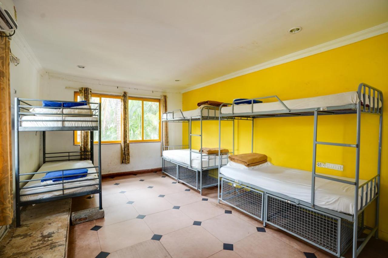 Piggy Calangute By Urban Nomads - Dorms & Pvt Rooms Exterior foto