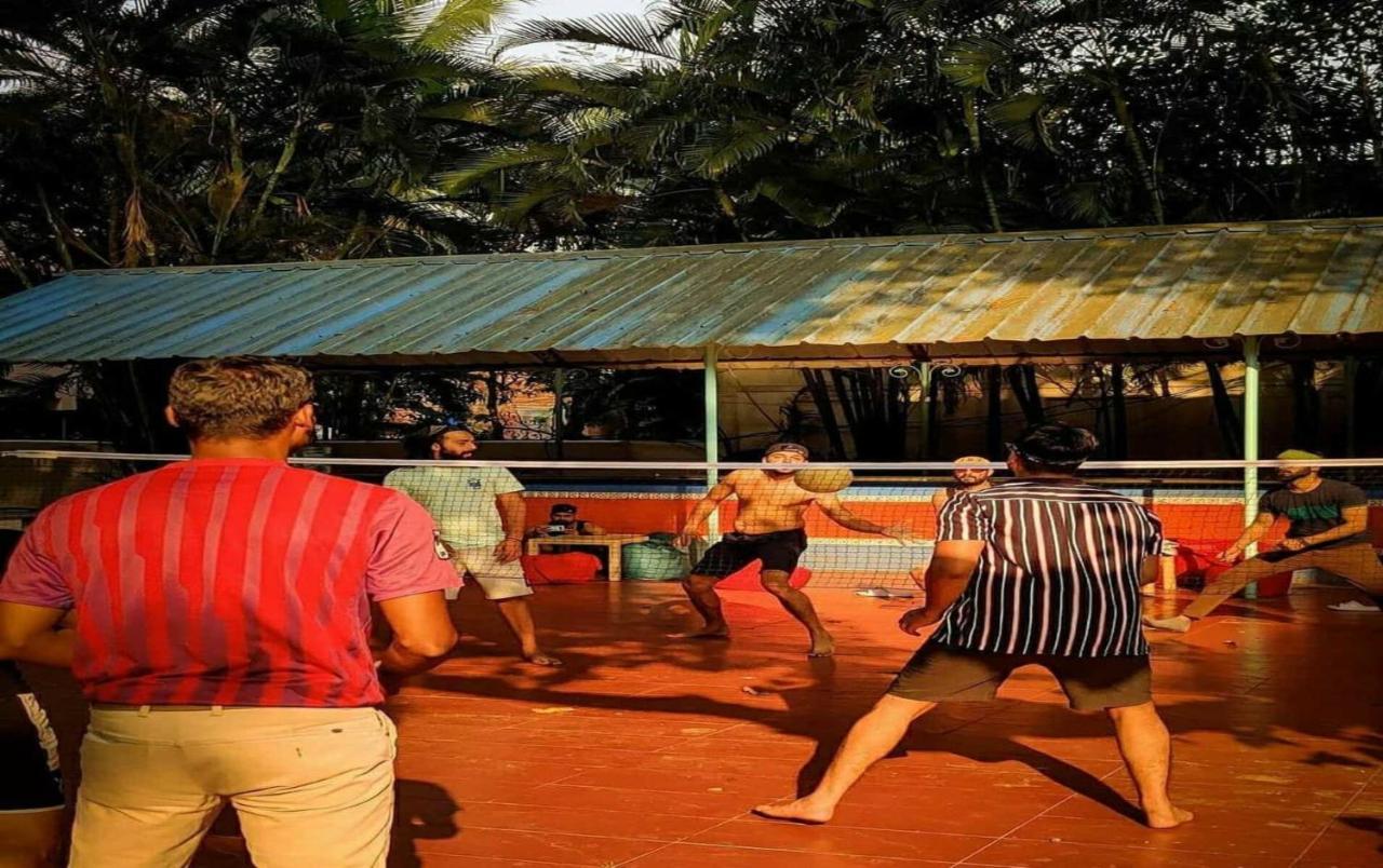 Piggy Calangute By Urban Nomads - Dorms & Pvt Rooms Exterior foto