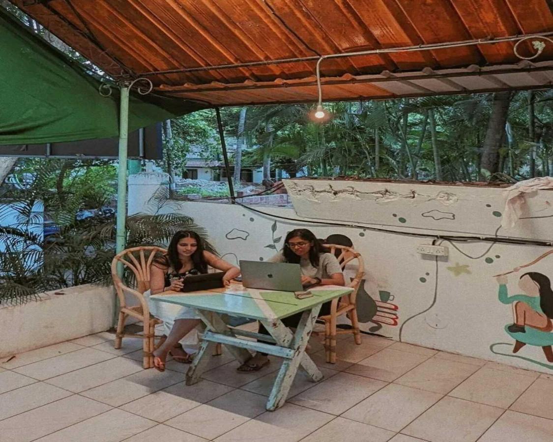 Piggy Calangute By Urban Nomads - Dorms & Pvt Rooms Exterior foto