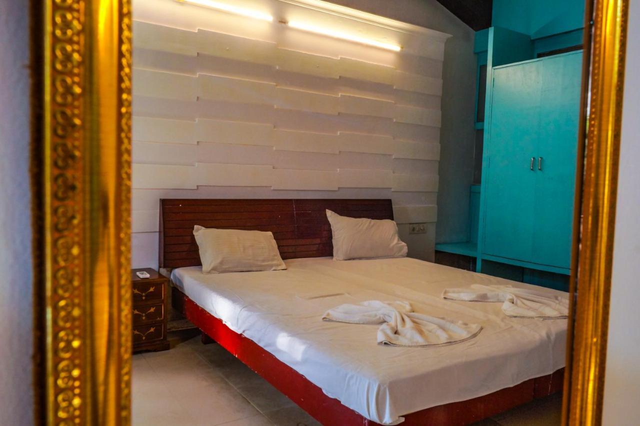 Piggy Calangute By Urban Nomads - Dorms & Pvt Rooms Exterior foto